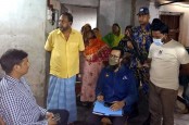 বগুড়ায় গোয়েন্দা তথ্যের ভিত্তিতে ২টি
প্রতিষ্ঠানে ভ্রাম্যমান আদালতের অভিযান