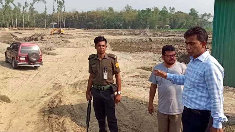 ধুনটে সরকারি রাস্তাসহ পুকুর খনন করায় 
ভূমি মালিকের এক লাখ টাকা জরিমানা   
