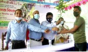 বগুড়ায় মৃত্তিকা অফিসের উদ্যোগে
বিনামূল্যে দেড় হাজার চারা বিতরণ