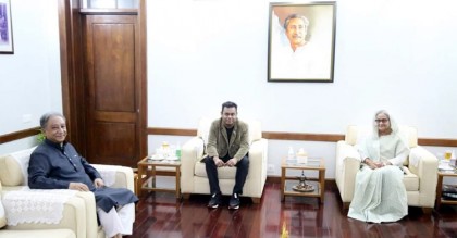 প্রধানমন্ত্রীর সঙ্গে এ আর রহমানের সাক্ষাৎ
