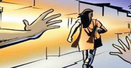 তেজগাঁওয়ে শিক্ষিকা উত্ত্যক্ত, প্রতিবাদ করায় বাইকচাপায় হত্যাচেষ্টা
