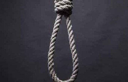 সুইসাইড নোট লিখে দুই বান্ধবীর আত্মহত্যা
