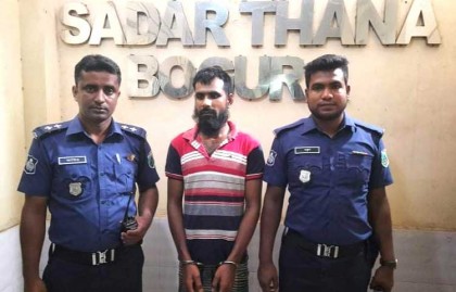 চেহারা পাল্টে ৭ বছর আত্মগোপন
করেও শেষরক্ষা হলোনা জনি মোল্লার