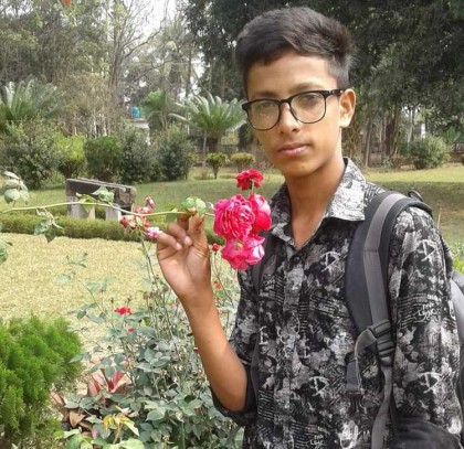 শিবগঞ্জ গলায় ফাঁস দিয়ে 
এসএসসি পরীক্ষার্থী’র আত্মহত্যা 