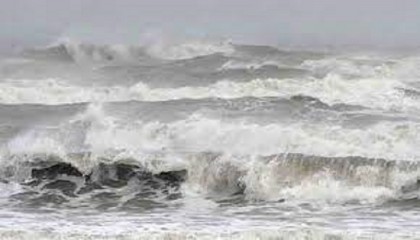 বঙ্গোপসাগরে জাহাজ ডুবি, নিখোঁজ ১২
