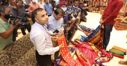 ১৭০০ টাকার শাড়ি ১৭ হাজার, অভিযানে ভোক্তা-অধিকার
