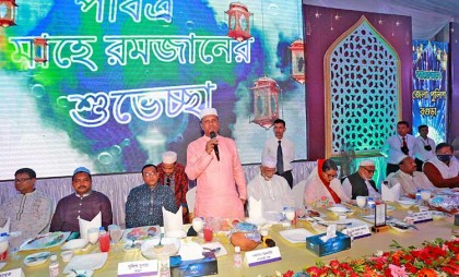 বর্ণাঢ্য আয়োজনে বগুড়ায় জেলা পুলিশের
ইফতার ও দোয়া মাহফিল অনুষ্ঠিত