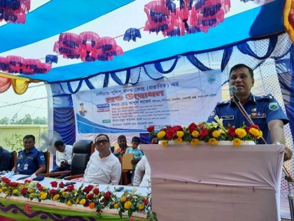 অপরাধ প্রবণতা রোধে প্রত্যন্ত গ্রামাঞ্চলে পুলিশ তদন্ত কেন্দ্র নির্মাণ করা হচ্ছে
                                                      ডিআইজি আব্দুল বাতেন