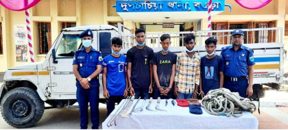ডাকাতির প্রস্তুতিকালে
দুপচাঁচিয়ায় আন্তঃজেলা ডাকাতদলের ৫সদস্য গ্রেপ্তার