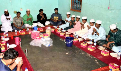 বগুড়ায় এতিম শিশুদের ইফতার
করালো এনসিটিএফ ও ইয়েস বিডি