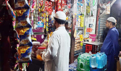 ধুনটে হঠাৎ করেই সয়াবিন তেল উধাও!