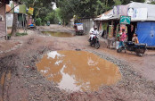 ধুনটে ধীর গতিতে সড়ক নির্মানে
ভোগান্তি আরো চরমে