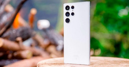 স্মার্টফোন কিনে না দেওয়ায় ফ্যানে হাত ঢুকিয়ে দিলেন তরুণী
