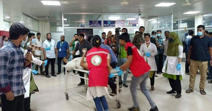 গুরুতর আহতদের সেনাবাহিনীর হেলিকপ্টারে আনা হচ্ছে ঢাকায়
