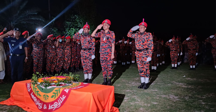 চিরনিদ্রায় শায়িত ফায়ার ফাইটার শাকিল

