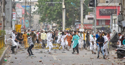 মহানবিকে (সা) কটূক্তি: ভারতে পুলিশ-বিক্ষোভকারী সংঘর্ষে নিহত ২
