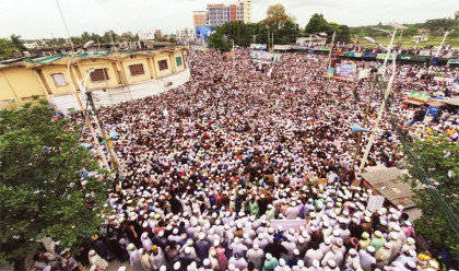 নবীপ্রেমিকরা ঘরে বসে থাকতে পারে না
