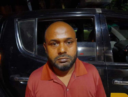 বগুড়ায় ব্যবসার নামে পর্ণোগ্রাফি 
সরবরাহ: র‍্যাবের হাতে গ্রেফতার দোকানি