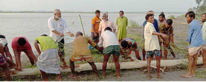 ভাঙ্গনের খেলায় মেতেছে তিস্তা
কাউনিয়ায় তিস্তা মহা পরিকল্পনার বাস্তবায়ন কবে হবে ?