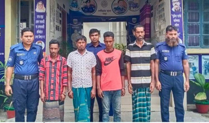 নন্দীগ্রামে গাঁজা-হেরোইনসহ চার মাদক কারবারি গ্রেফতার