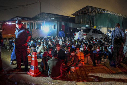 অবৈধভাবে মালয়েশিয়ায় প্রবেশের চেষ্টা, ৩৭ বাংলাদেশি আটক
