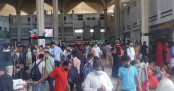 ট্রেনে শিডিউল বিপর্যয়, যাত্রীচাপে বাড়ছে ভোগান্তি
