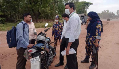 মহাসড়কে মোটরসাইকেল চলাচলে নিষেধাজ্ঞা মানাতে বগুড়ায় ভ্রাম্যমান আদালতের অভিযান