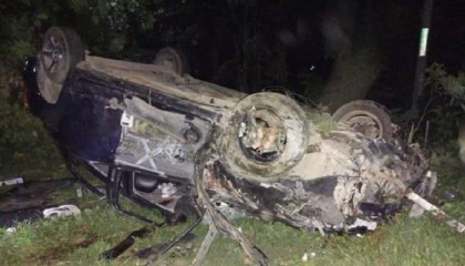 প্রাইভেটকার নিয়ন্ত্রণ হারিয়ে খাদে, নিহত ৩
