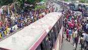 টাঙ্গাইলে বাসচাপায় মা-দুই সন্তান নিহত, প্রতিবাদে মহাসড়ক অবরোধ
