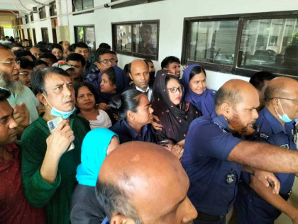 বগুড়ায় প্রধানমন্ত্রীকে নিয়ে কটূক্তি করা
বিএনপি নেত্রী রনি গেলেন কারাগারে 