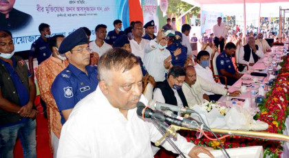 মাদক ব্যবসায়ীরা স্বাভাবিক জীবনে ফিরলে পুনর্বাসন
করবে সরকার অন্যথা কঠোর ব্যবস্থা- স্বরাষ্ট্রমন্ত্রী