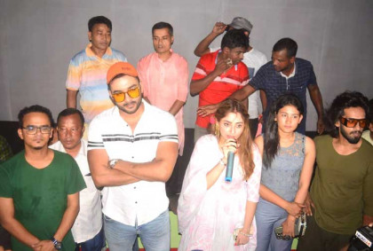 বগুড়ায় সিনেমাহলে 'সাইকো' মুভি 
দেখলেন নায়ক রোশান ও পূজা চেরি