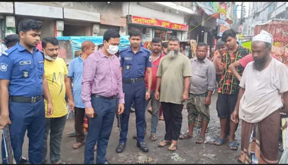 বগুড়ায় চিংড়ি মাছে জেলি পুশ
করে ওজন বৃদ্ধিঃ ব্যবসায়ীকে জরিমানা