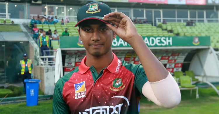 ২৭ মাস পর ফিরলেন হাসান মাহমুদ, পরিবর্তন আরও একটি
