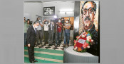 বঙ্গবন্ধুর প্রতিকৃতিতে চীনা পররাষ্ট্রমন্ত্রীর শ্রদ্ধা
