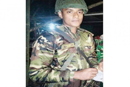 কাজিপুরে সড়ক দুর্ঘটনায় এক সেনা সদস্য নিহত