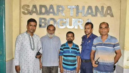 বগুড়ায় সাজাপ্রাপ্ত পলাতক দুই
আসামী ঢাকা থেকে গ্রেফতার 