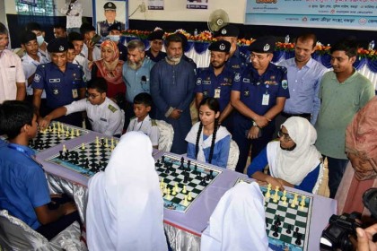 বগুড়ায় বর্ণাঢ্য আয়োজনে স্কুলভিত্তিক
দলগত দাবা প্রতিযোগিতার উদ্বোধন