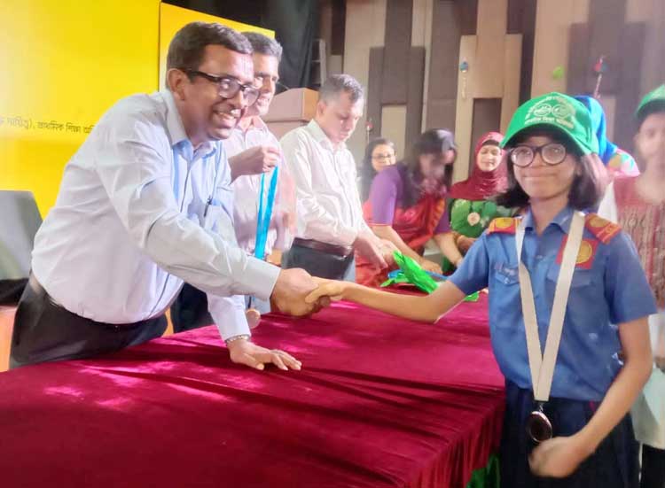 বগুড়ায় সাংস্কৃতিক প্রতিযোগিতায়
জয়ী বেগমের সাফল্য অর্জন 