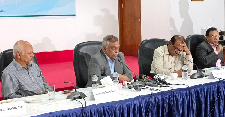 পুলিশ-সাংবাদিক-বিত্তবানরাও মাদক সাপ্লাই করেন: স্বরাষ্ট্রমন্ত্রী
