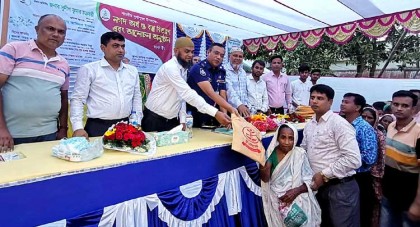 বগুড়ায় ৩ শতাধিক মানুষের মাঝে
স্বর্ণগ্রামের নগদ অর্থ ও বস্ত্র বিতরণ