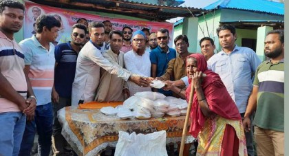 ধুনটে প্রধানমন্ত্রীর জন্মদিনে ভূমিহীনদের বাড়িতে
খাবার পৌঁছে দিলেন যুবলীগ নেতা