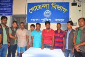 সিলেট ফেঞ্চুগঞ্জ থেকে চোরাইকৃত সার এসেছিল
বগুড়ায়: পুলিশের জালে ধরা চক্রের ৫ সদস্য