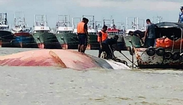 কর্ণফুলীতে ট্রলার ডুবি, ৪ জনের মরদেহ উদ্ধার
