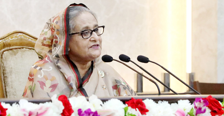 সেনাবাহিনী আন্তরিকভাবে দেশের সেবা করবে: প্রধানমন্ত্রী
