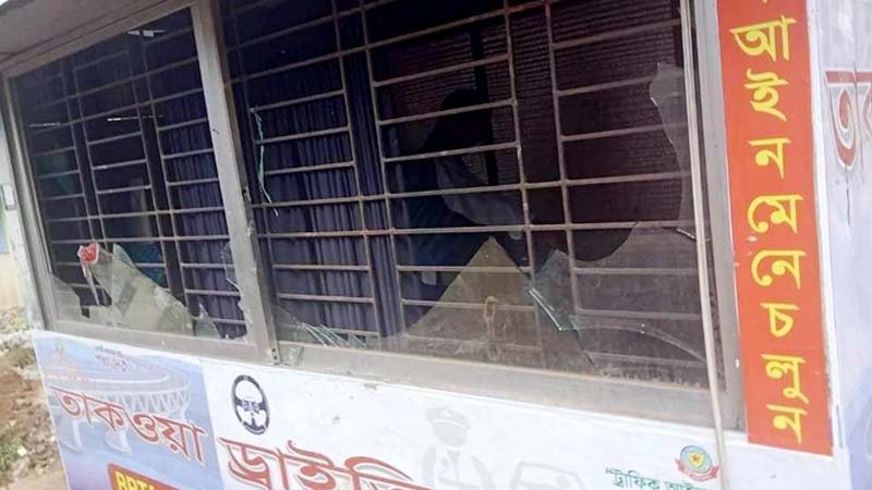 মিরপুরে পুলিশ বক্সে হামলা: ১১ রিকশাচালক রিমান্ডে
