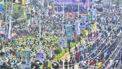 খুলনায় বিএনপির সমাবেশ শুরু
