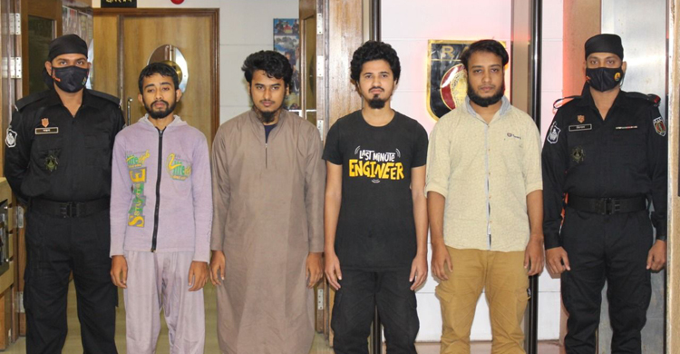 ভারী অস্ত্র কিনতে দিয়েছে টাকা, নিচ্ছিল হামলার প্রস্তুতি

