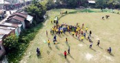 ৫০০ হাত দীর্ঘ পতাকা নিয়ে ব্রাজিল সমর্থকদের শোভাযাত্রা
