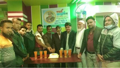 নন্দীগ্রাম উপজেলা প্রেসক্লাবের প্রতিষ্ঠাতা সভাপতি ফজলুর রহমানের জন্মদিনে কেক কর্তন